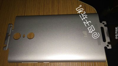 Xiaomi Redmi Note 2 Pro: фото задней крышки