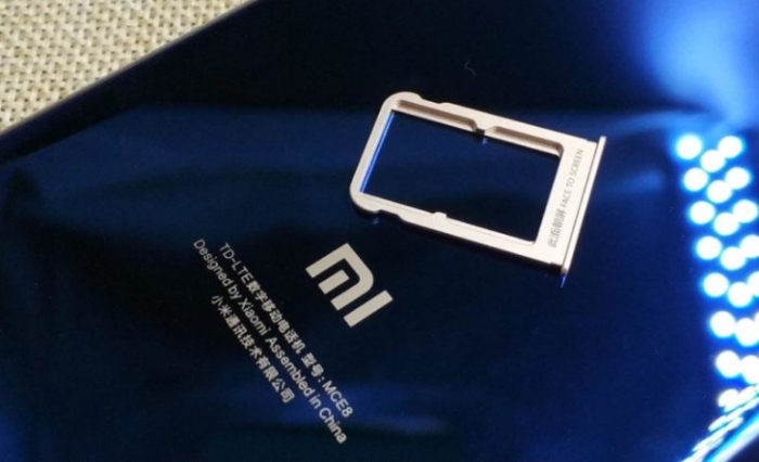 Xiaomi Mi Note 3 вид смартфона изнутри