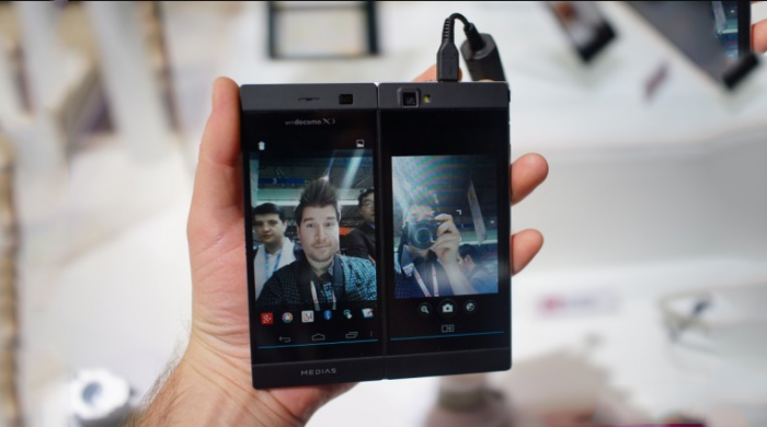 ZTE Axon Multy — смартфон с двумя складными экранами